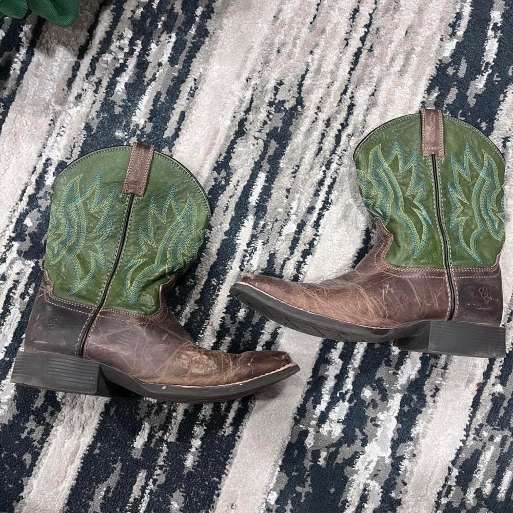 Brown and green Ariat‎ boots #westernboots